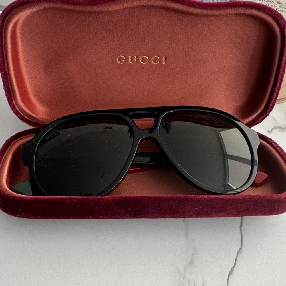 Gucci Black Aviator Sunglasses with Velvet Red Case
